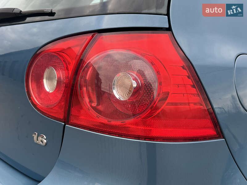 Хэтчбек Volkswagen Golf 2006 в Лубнах