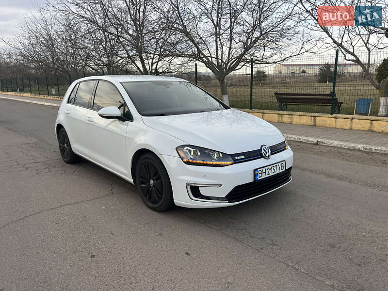 Хэтчбек Volkswagen Golf 2015 в Одессе