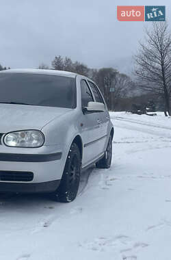 Хэтчбек Volkswagen Golf 1998 в Сколе