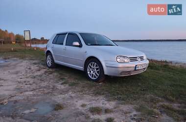 Хэтчбек Volkswagen Golf 1998 в Шацке