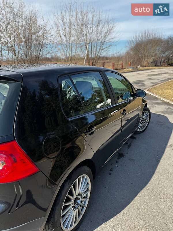 Хэтчбек Volkswagen Golf 2005 в Бердичеве