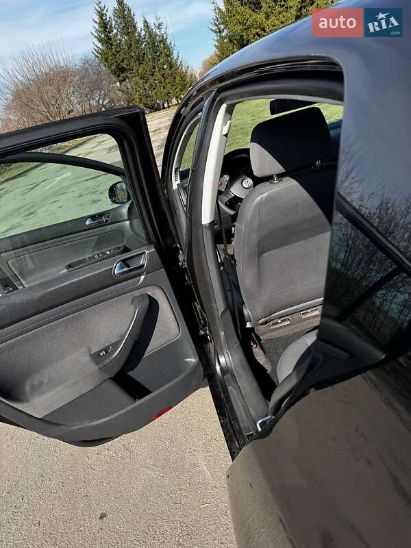 Хэтчбек Volkswagen Golf 2005 в Бердичеве