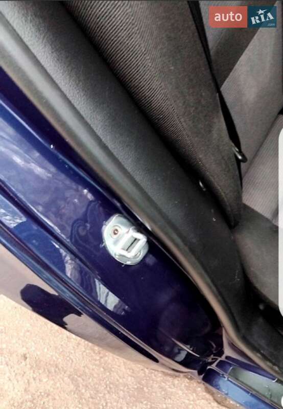 Хэтчбек Volkswagen Golf 2000 в Новомосковске