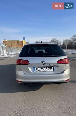 Універсал Volkswagen Golf 2015 в Дніпрі