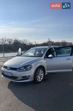 Універсал Volkswagen Golf 2015 в Дніпрі