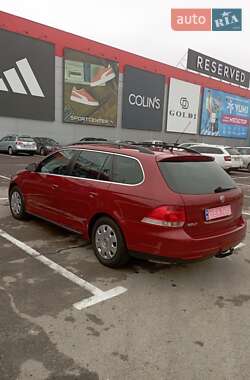 Універсал Volkswagen Golf 2009 в Рівному