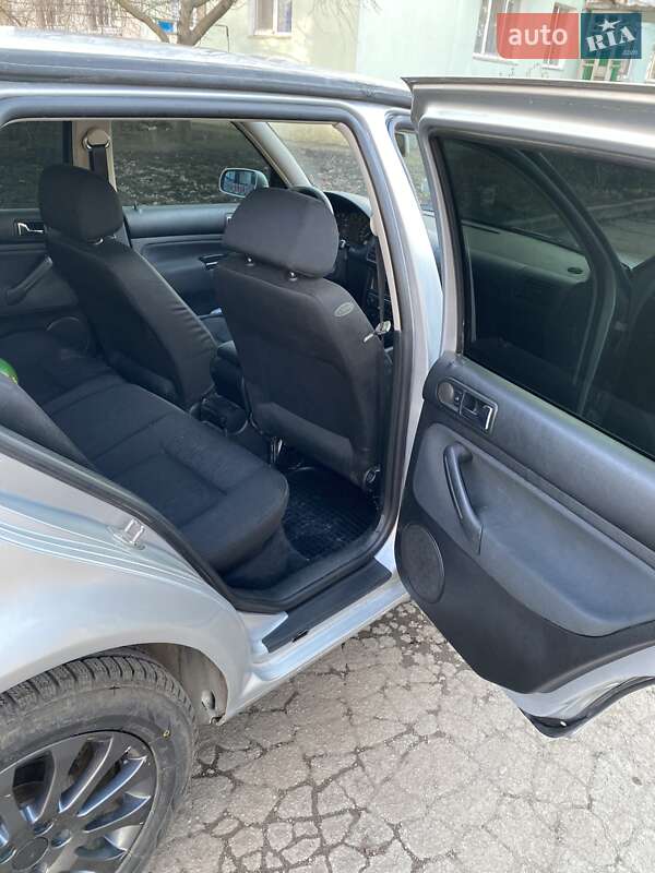 Хетчбек Volkswagen Golf 2000 в Софіївці