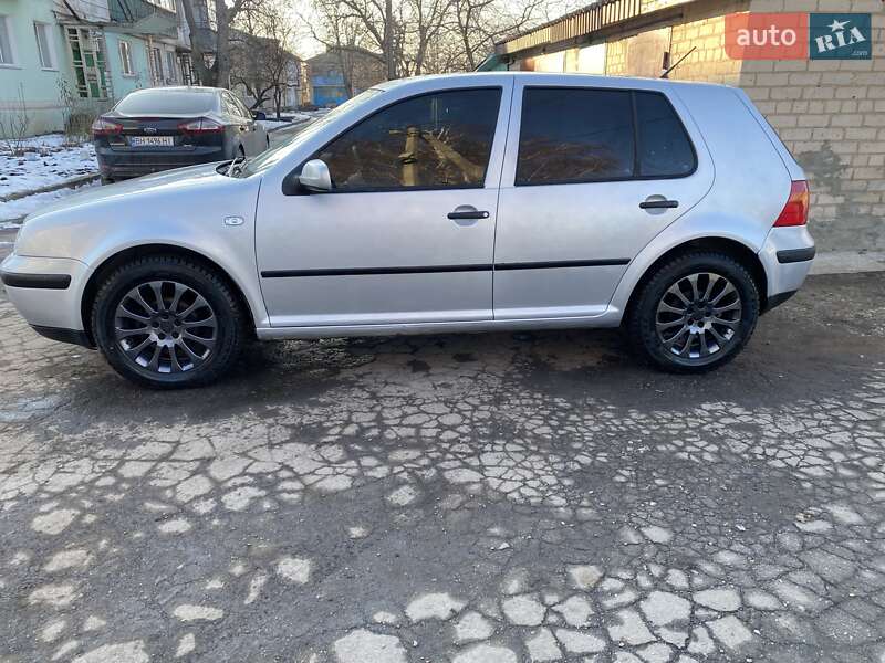Хетчбек Volkswagen Golf 2000 в Софіївці