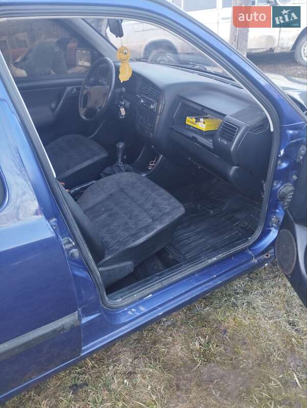 Хетчбек Volkswagen Golf 1992 в Путилі