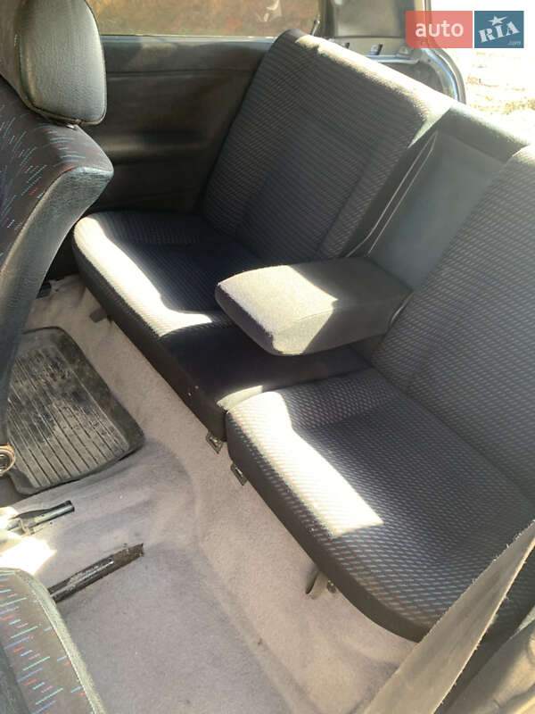Хэтчбек Volkswagen Golf 1987 в Дубно