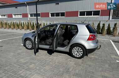 Хэтчбек Volkswagen Golf 2008 в 