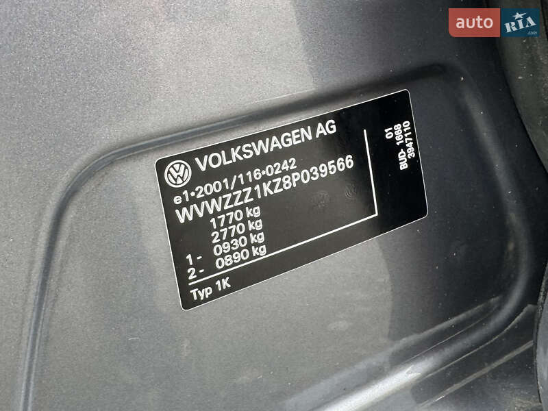 Хетчбек Volkswagen Golf 2007 в Сваляві