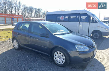 Хетчбек Volkswagen Golf 2005 в 
