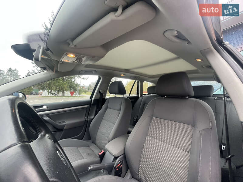 Універсал Volkswagen Golf 2009 в Луцьку