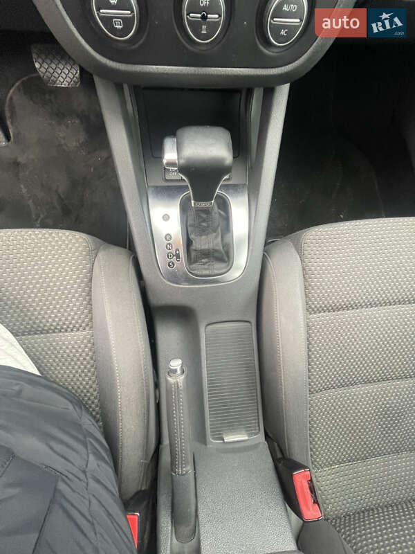 Універсал Volkswagen Golf 2009 в Луцьку