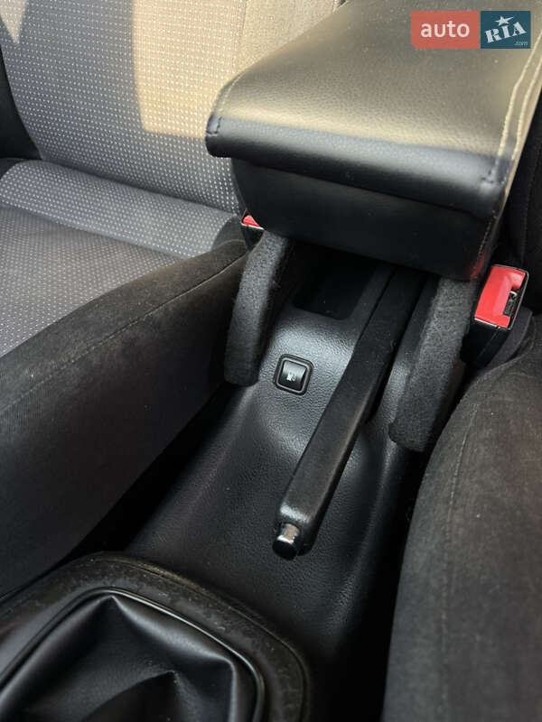 Хетчбек Volkswagen Golf 2002 в Вінниці