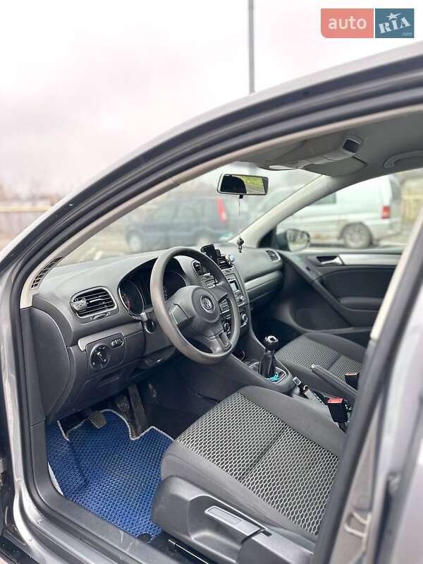 Хетчбек Volkswagen Golf 2009 в Івано-Франківську