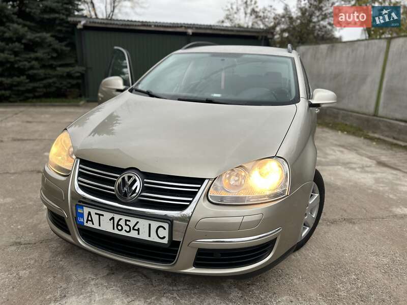 Універсал Volkswagen Golf 2008 в Калуші