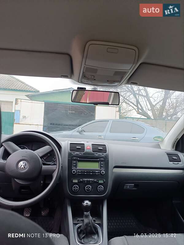 Хетчбек Volkswagen Golf 2005 в Харкові