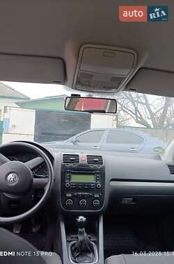 Хетчбек Volkswagen Golf 2005 в 