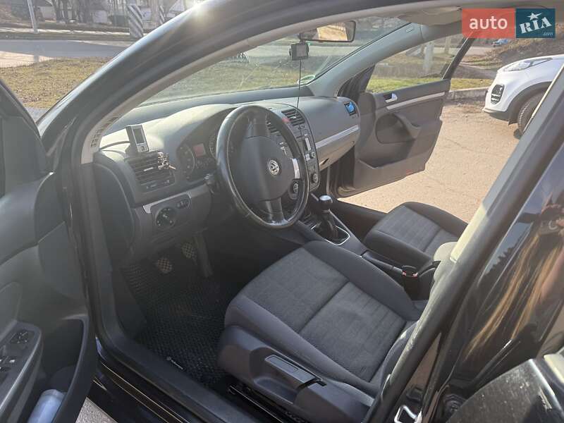 Хэтчбек Volkswagen Golf 2007 в Лубнах