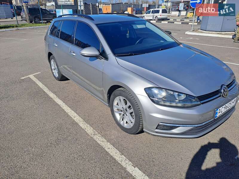 Універсал Volkswagen Golf 2018 в Луцьку