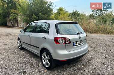 Хетчбек Volkswagen Golf 2005 в Запоріжжі