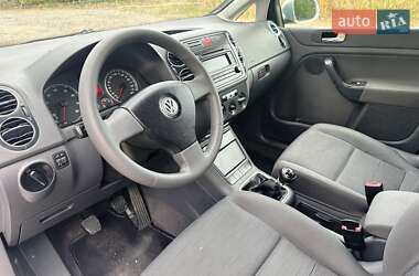 Хетчбек Volkswagen Golf 2005 в Запоріжжі