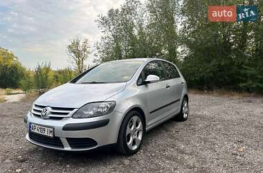 Хетчбек Volkswagen Golf 2005 в Запоріжжі