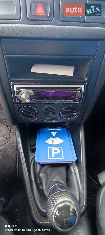 Універсал Volkswagen Golf 2001 в Києві