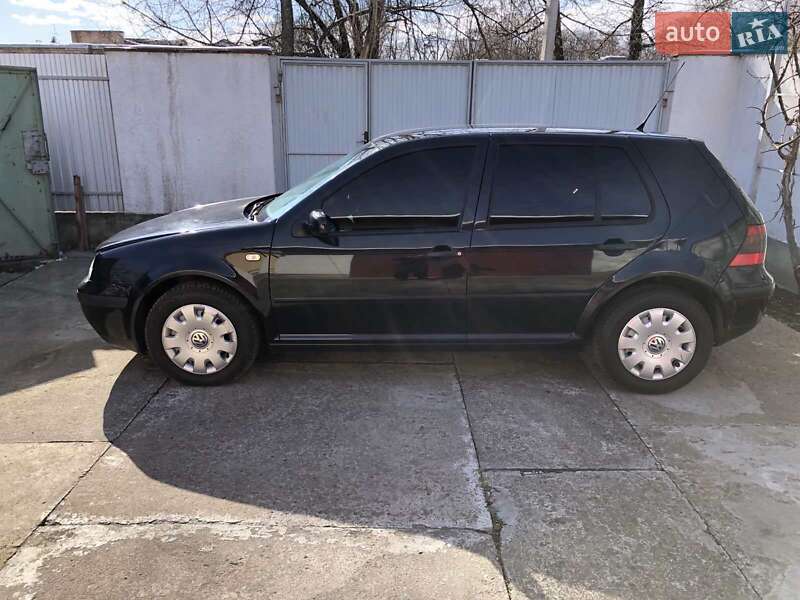 Хетчбек Volkswagen Golf 2003 в Дрогобичі