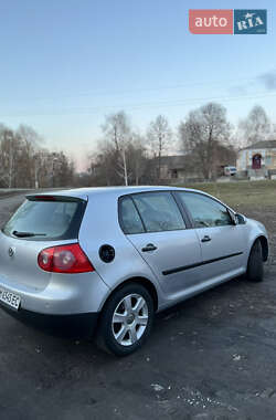 Хетчбек Volkswagen Golf 2004 в Конотопі