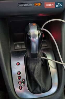 Хэтчбек Volkswagen Golf 2012 в 