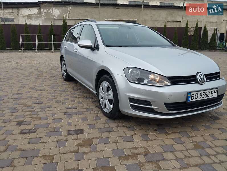 Універсал Volkswagen Golf 2016 в Тернополі