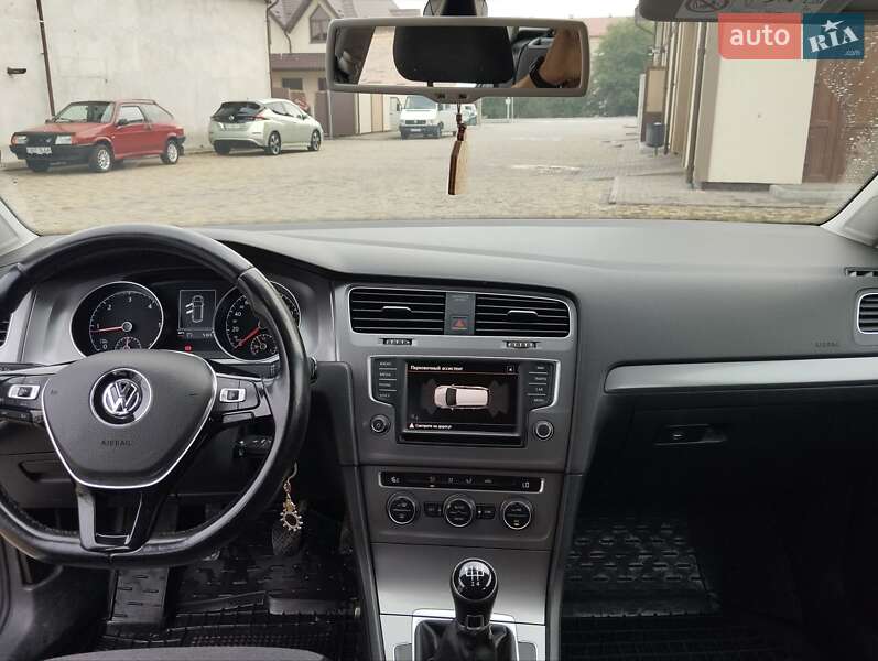 Універсал Volkswagen Golf 2016 в Тернополі