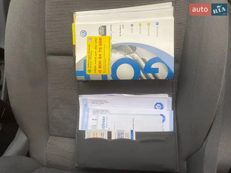 Хэтчбек Volkswagen Golf 2004 в Раздельной документ