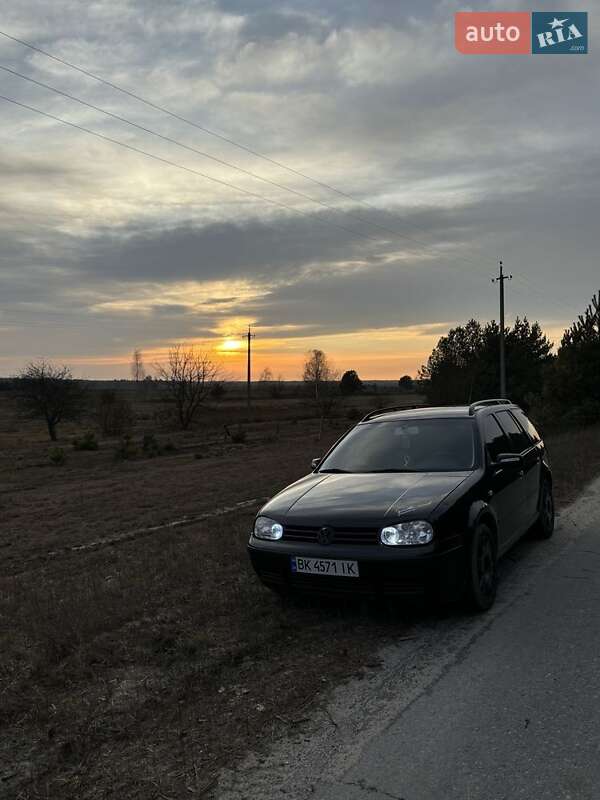 Volkswagen Golf 2000