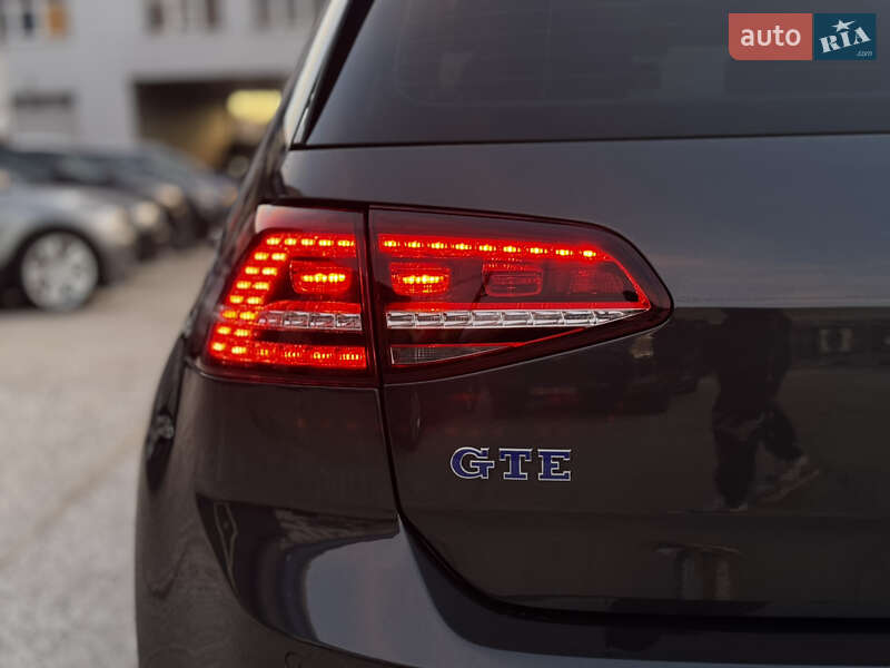 Хэтчбек Volkswagen Golf 2015 в Житомире