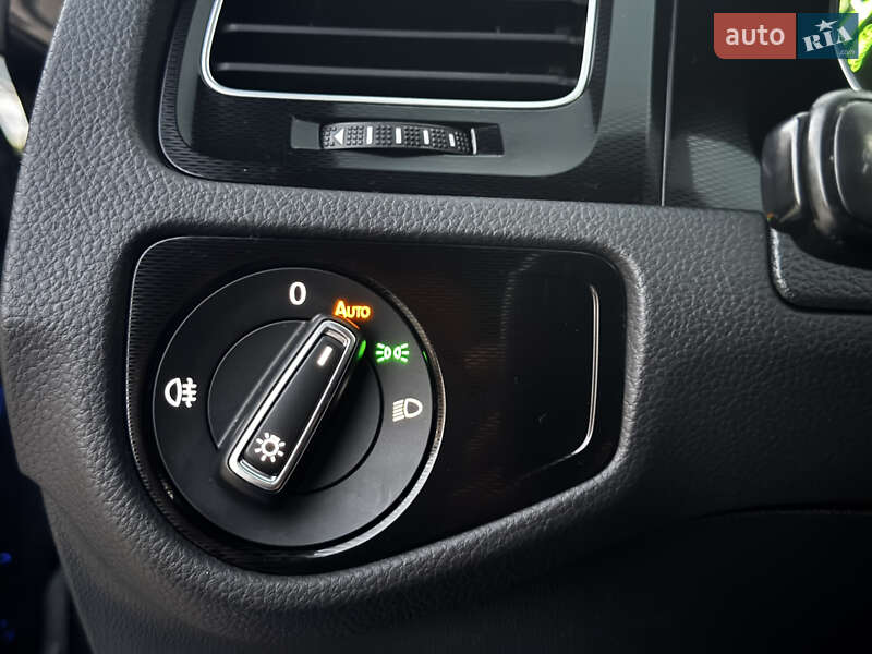 Хэтчбек Volkswagen Golf 2015 в Житомире