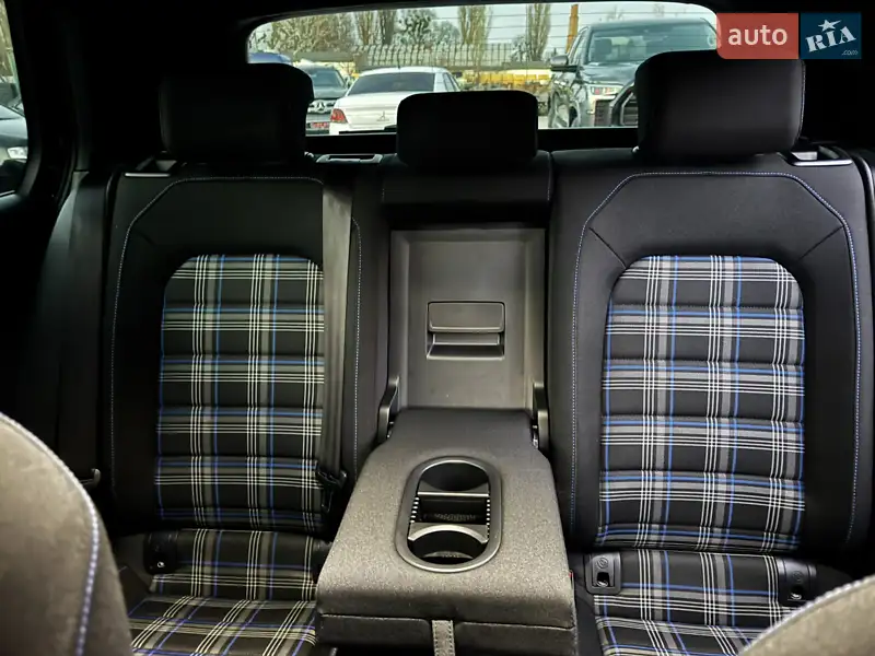 Volkswagen Golf 2015 VIN WVWZZZAUZFW805440 фото оголошення 36 з 86