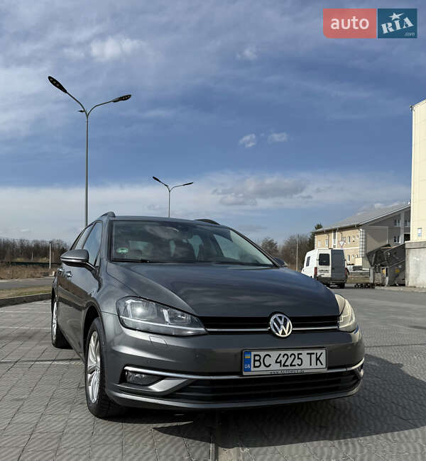 Універсал Volkswagen Golf 2018 в Львові