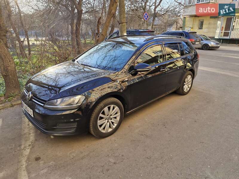 Універсал Volkswagen Golf 2014 в Рівному