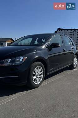 Хетчбек Volkswagen Golf 2018 в 