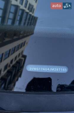 Хетчбек Volkswagen Golf 2018 в 