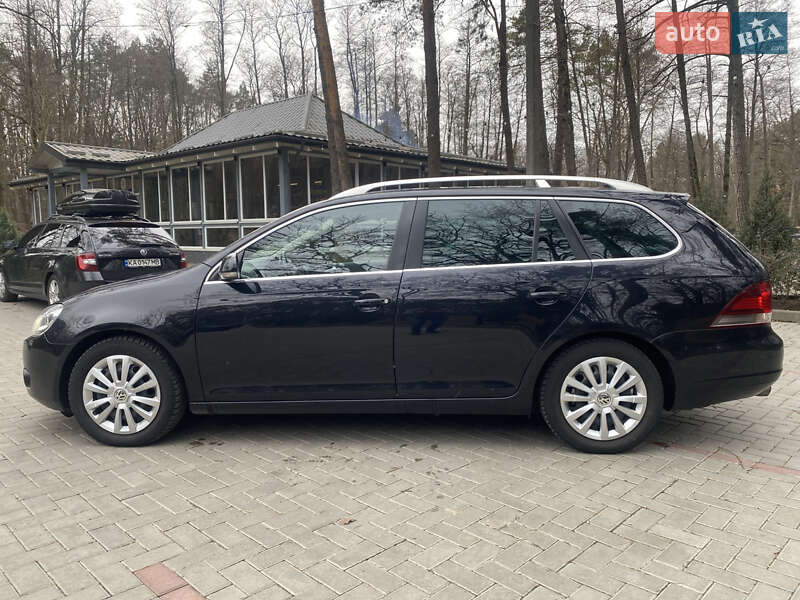 Универсал Volkswagen Golf 2010 в Луцке