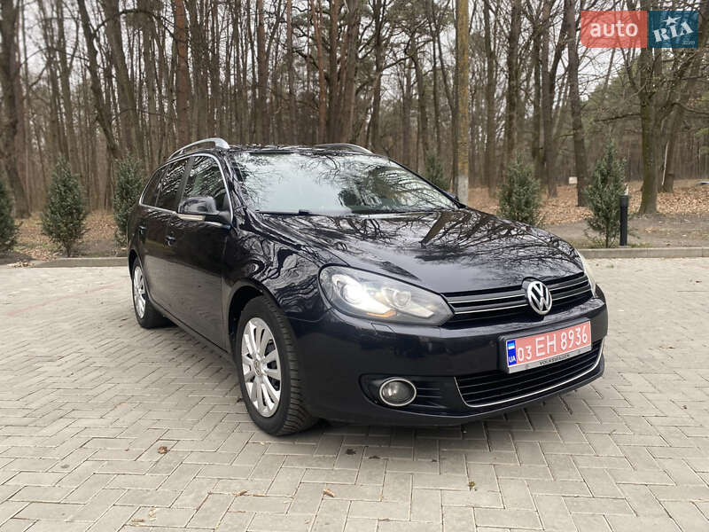 Универсал Volkswagen Golf 2010 в Луцке