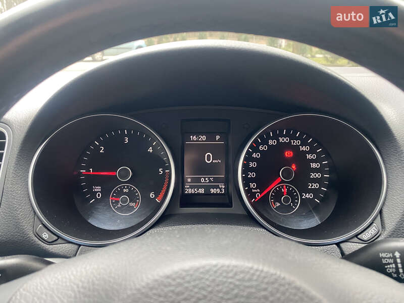 Универсал Volkswagen Golf 2010 в Луцке