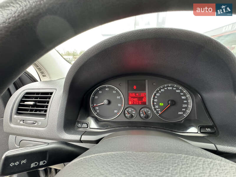 Хетчбек Volkswagen Golf 2005 в Білій Церкві
