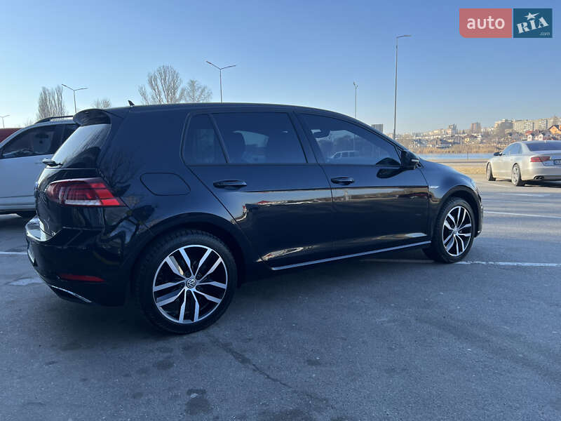 Хетчбек Volkswagen Golf 2020 в Вінниці