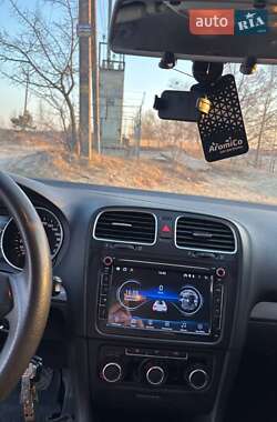 Хэтчбек Volkswagen Golf 2012 в 